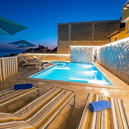 Sunset Apartment