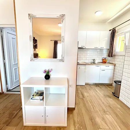 Sunset Apartment *